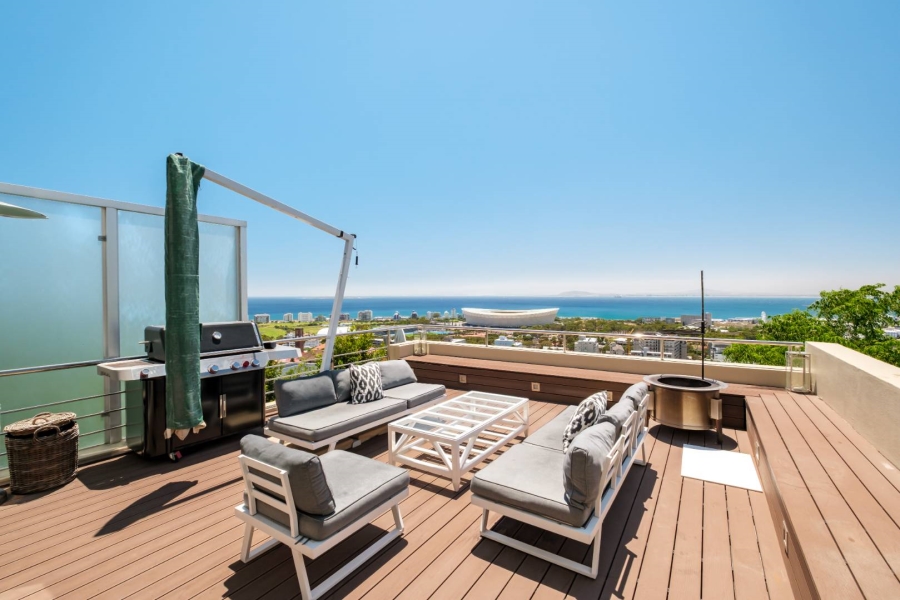 3 Bedroom Property for Sale in Green Point Western Cape